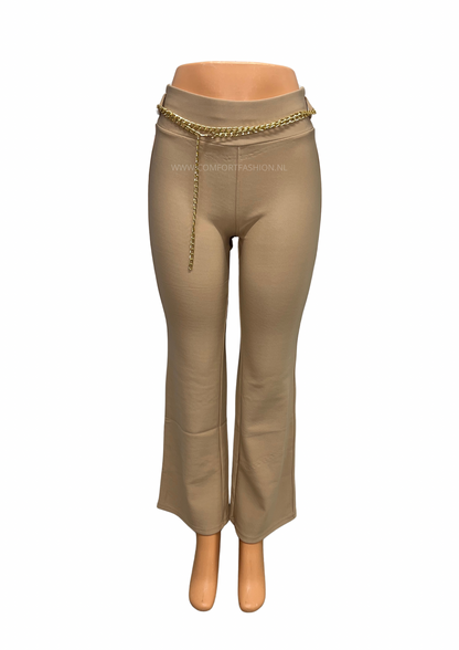 -COMFORTBROEK BEIGE MET GOUDEN KETTING