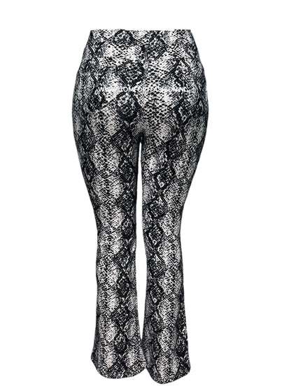 -COMFORTBROEK FLARED SLANGENPRINT