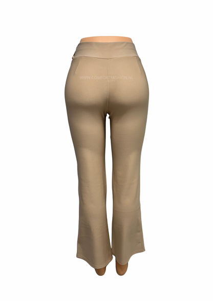 -COMFORTBROEK BEIGE MET GOUDEN KETTING